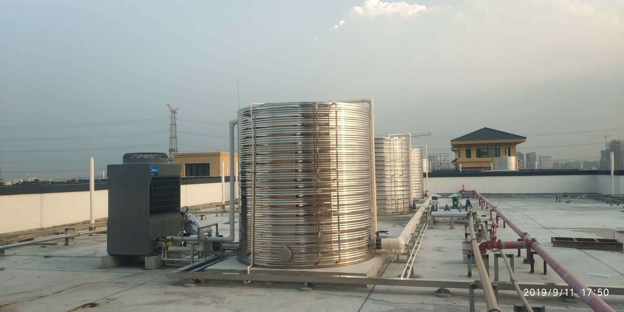 美的商用空氣能熱水器為何更適合校園熱水工程
